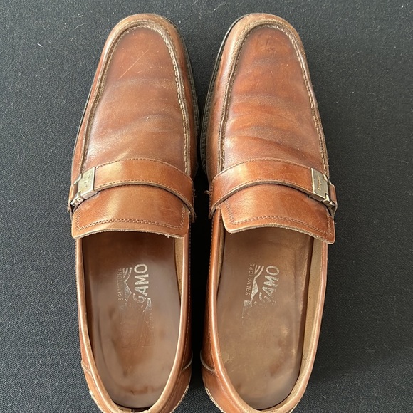 Salvator Ferragamo men’s light brown leather loafers - Picture 2 of 7